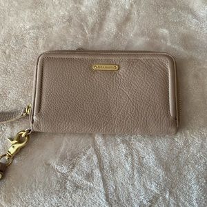 Brahmin Tan Wallet, in excellent condition!